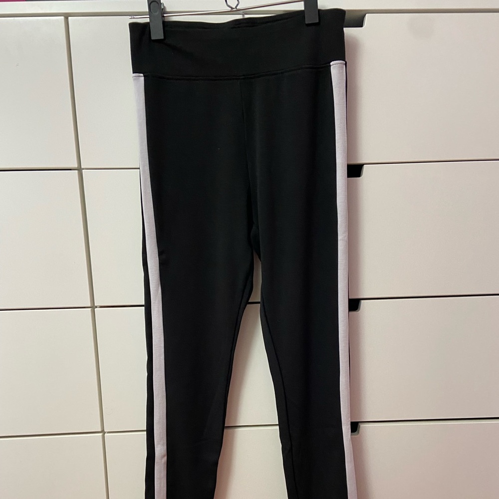 Black and white leggings